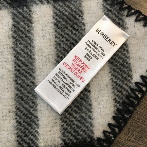 Burberry Check Wool Scarf - Picture 5 of 5